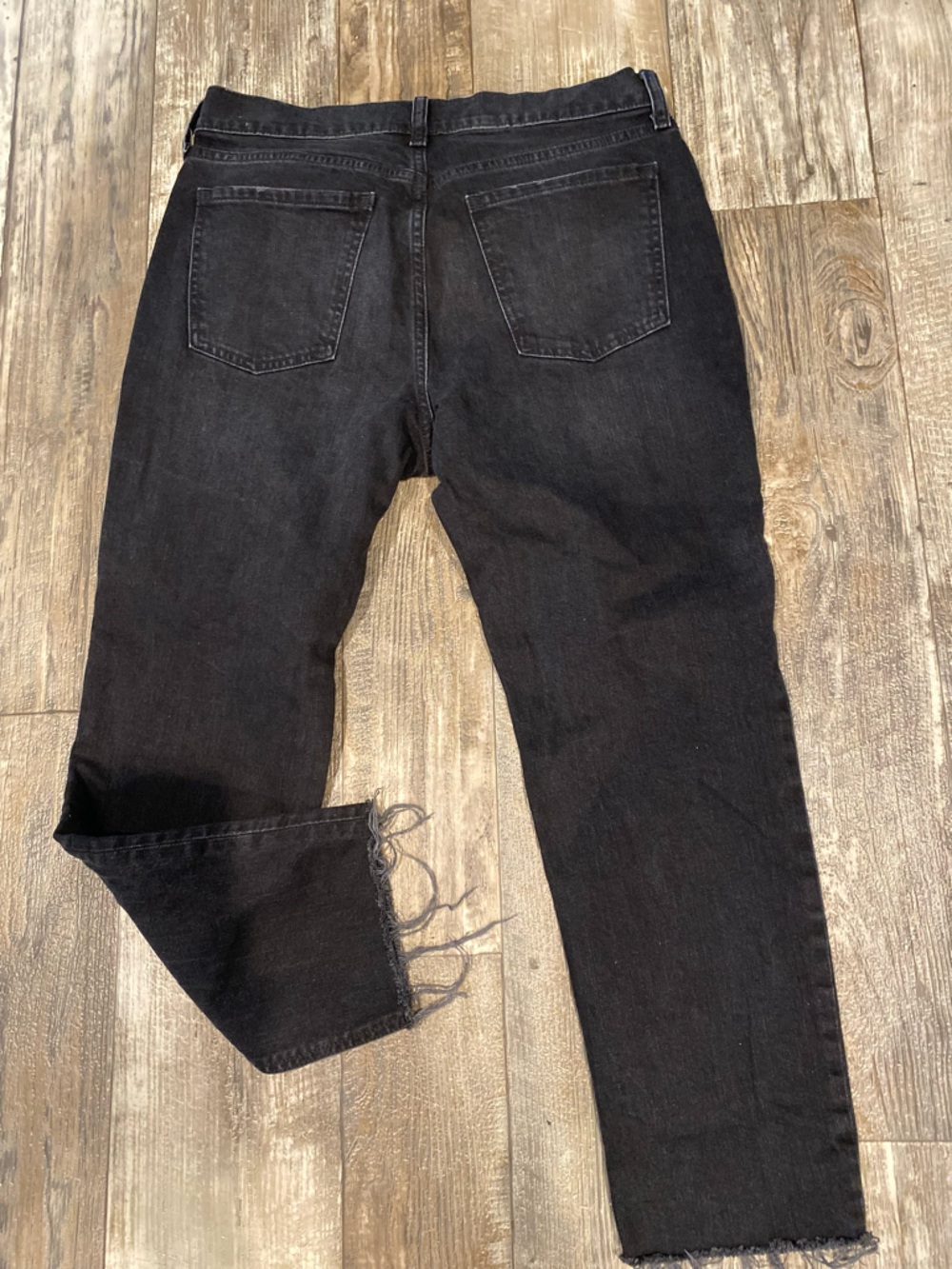 Old Navy Womens Black Straight Jeans with Raw Hem